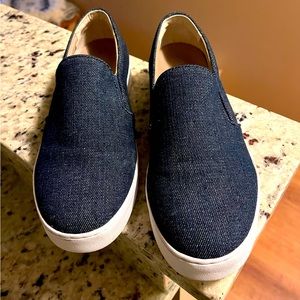 Vionic comfy and cozy denim slip on loafers